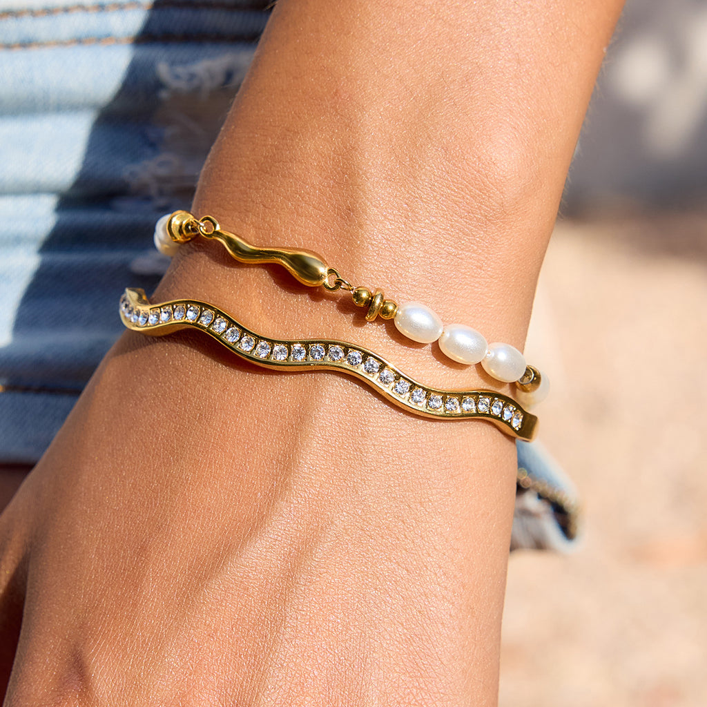 Hypoallergenic Simulated Pearl Bracelet: Cubic Zirconia Embellished, Lobster Clasp