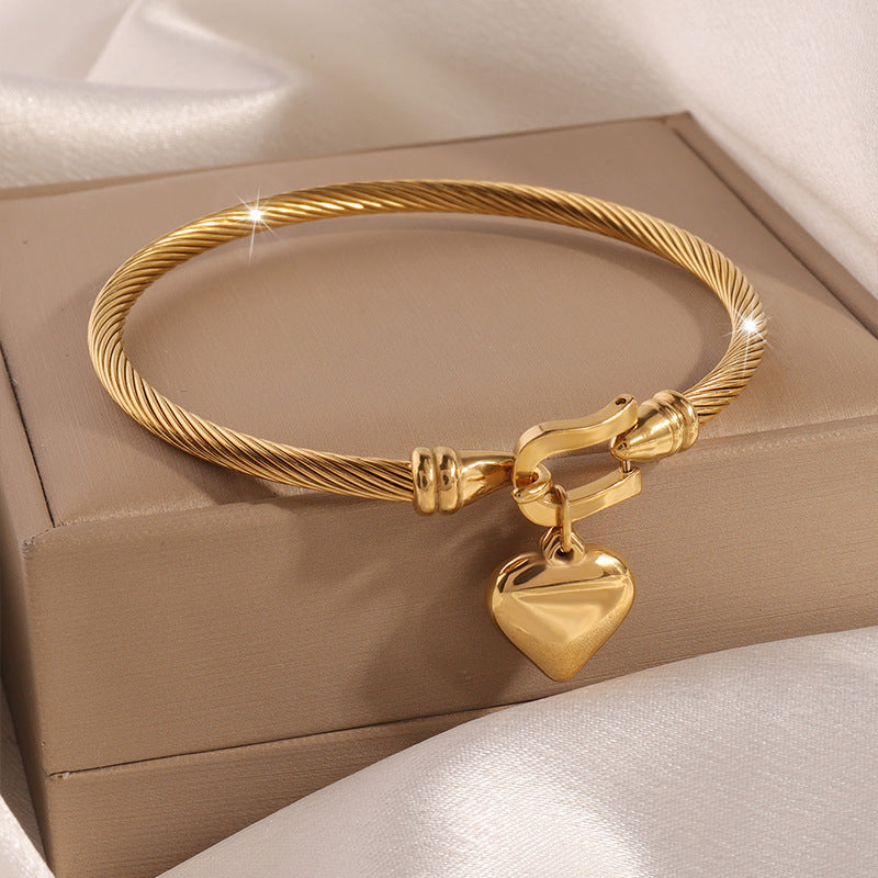 Titanium Steel Series Horseshoe Clasp Heart Bracelet