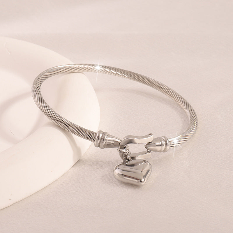 Titanium Steel Series Horseshoe Clasp Heart Bracelet